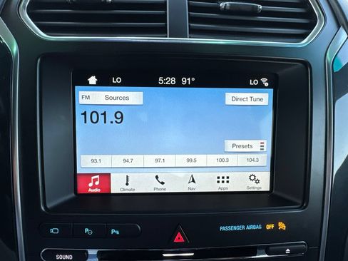 Certified 2018 Ford Explorer Platinum AWD/4WD image 32