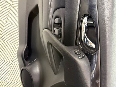 Used 2019 Nissan Rogue Sport SV image 9