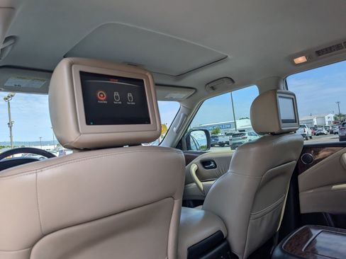 Used 2019 Nissan Armada Platinum w/ Captain's Chairs Package RWD image 7