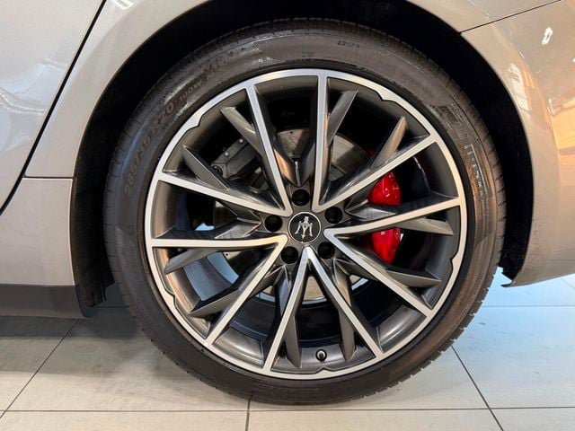 Used 2021 Maserati Ghibli S Q4 AWD/4WD image 40