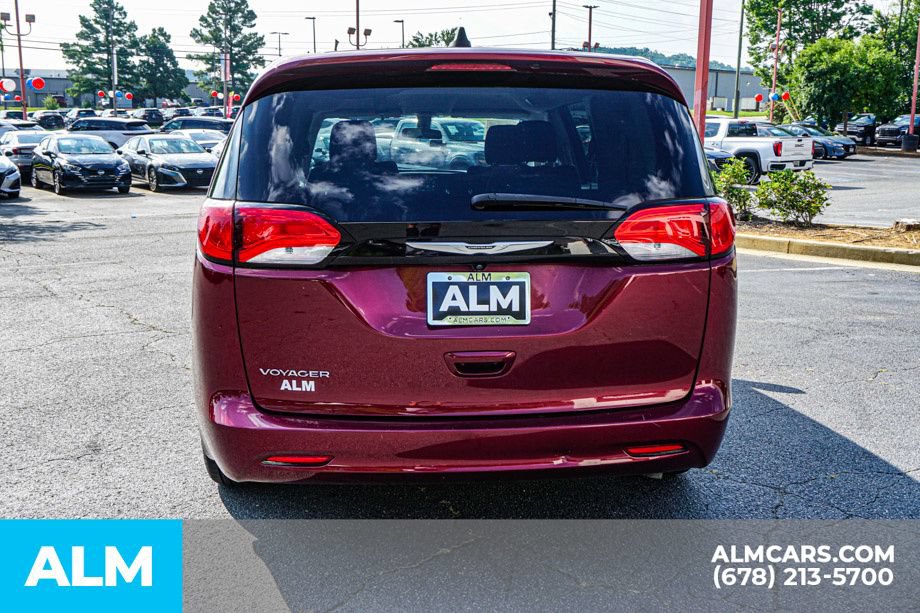 Used 2022 Chrysler Voyager LX FWD image 10