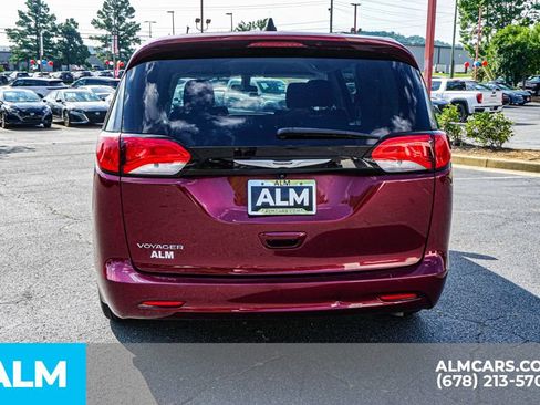 Used 2022 Chrysler Voyager LX FWD image 10