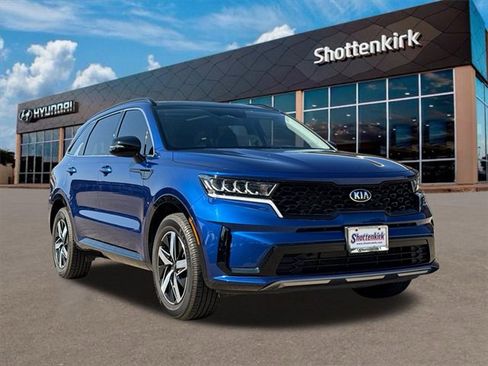 Used 2021 Kia Sorento S w/ Panoramic Sunroof Package image 3