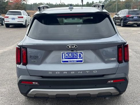 Used 2021 Kia Sorento EX w/ EX AWD X-Line Package image 6