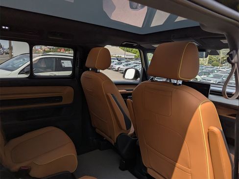 New 2025 Volkswagen ID. Buzz Pro S Plus image 39