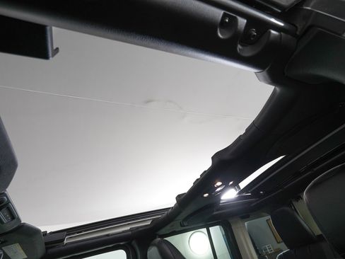 Used 2019 Jeep Wrangler Unlimited Sahara AWD/4WD image 24