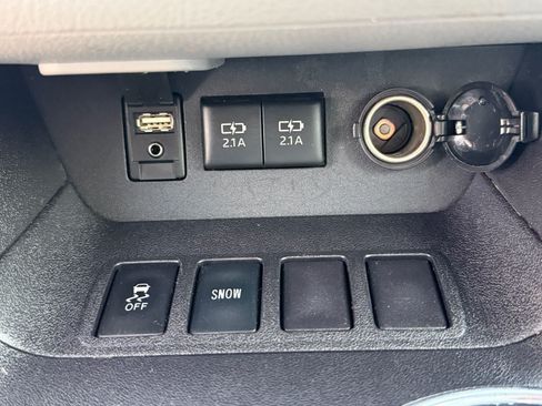 Used 2018 Toyota Highlander XLE FWD image 29