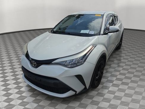 Used 2020 Toyota C-HR LE FWD image 2