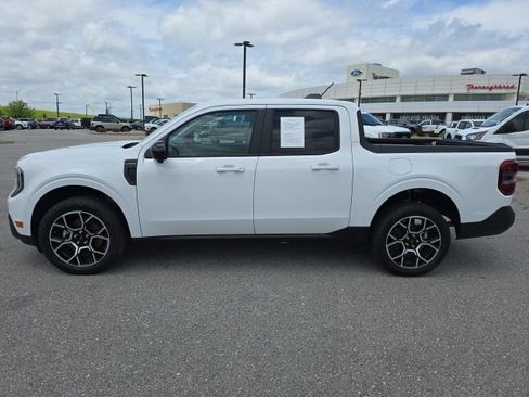Used 2025 Ford Maverick Lariat AWD/4WD image 2