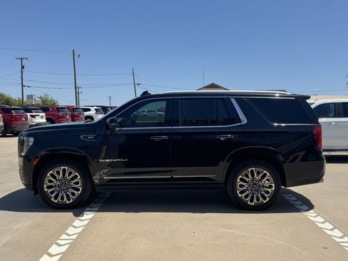 Used 2023 GMC Yukon Denali Ultimate AWD/4WD image 4