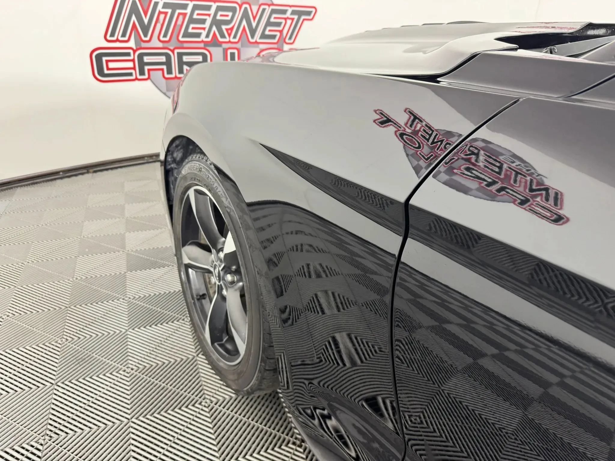 Used 2020 Ford Mustang Convertible w/ Equipment Group 101A RWD image 31