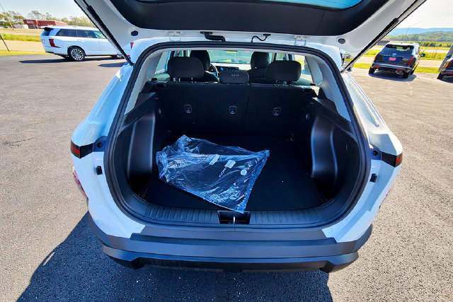 New 2027 Hyundai Kona SE FWD image 18