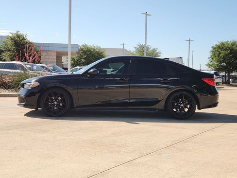 Used 2023 Honda Civic Sport image 4