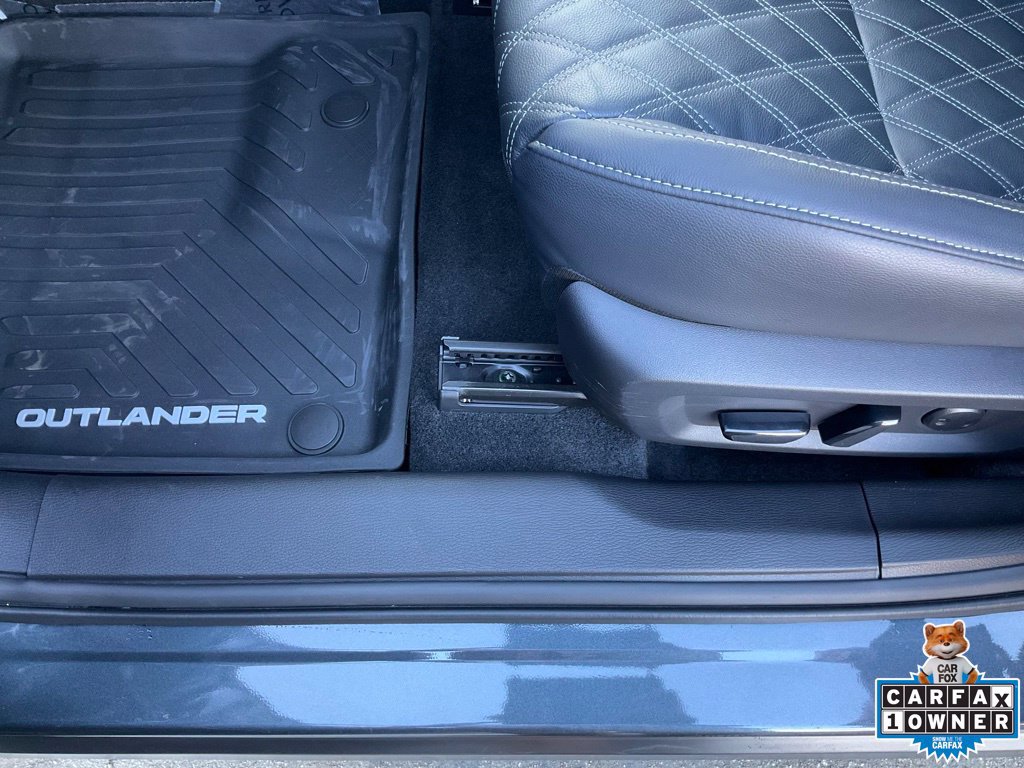 Used 2025 Mitsubishi Outlander SEL AWD/4WD image 16