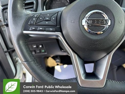 Used 2018 Nissan Rogue SV AWD/4WD image 15