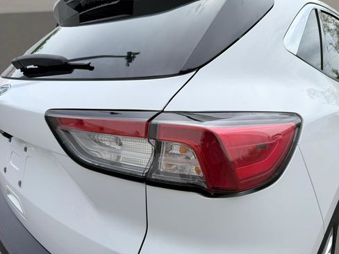 Used 2021 Ford Escape SE FWD image 13