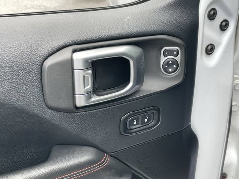 Used 2019 Jeep Wrangler Unlimited Rubicon AWD/4WD image 29