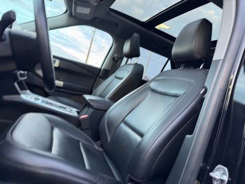 Certified 2023 Ford Explorer XLT w/ Equipment Group 202A image 9