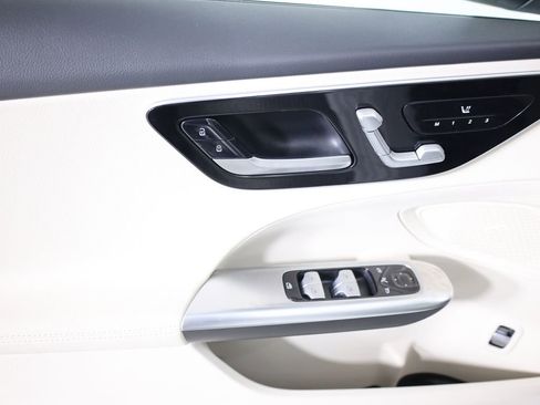 Certified 2026 Mercedes-Benz C 300 4MATIC Sedan image 8