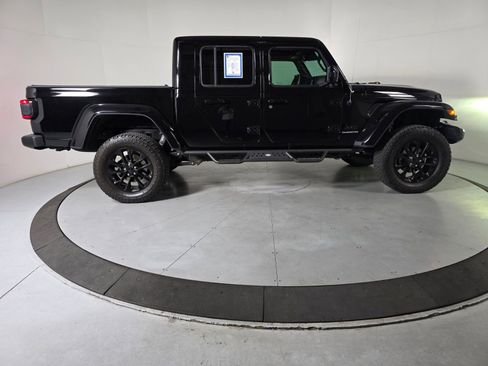 Used 2021 Jeep Gladiator Overland AWD/4WD image 7