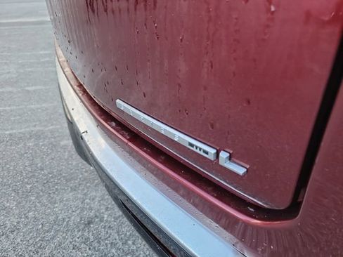 Used 2023 Jeep Wagoneer L Series III w/ Preferred Equipment Group image 8