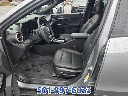 Used 2025 Chevrolet Trax RS w/ Sunroof Package FWD image 10