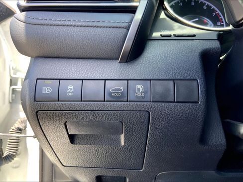 Used 2021 Toyota Camry LE FWD image 33