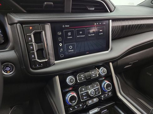 Used 2024 GMC Yukon XL Denali w/ Advanced Technology Package AWD/4WD image 10