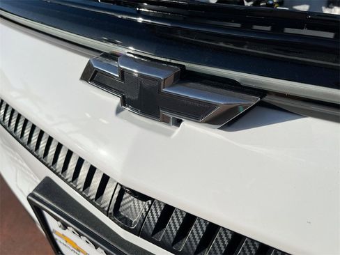 New 2026 Chevrolet Equinox EV LT image 29