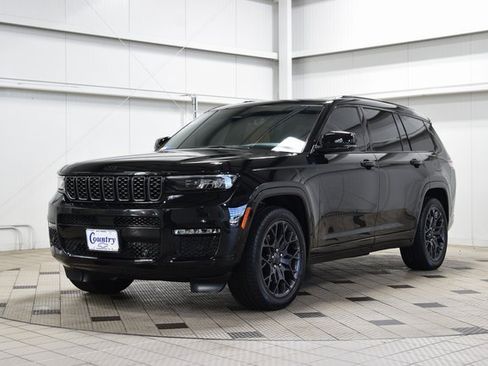Used 2025 Jeep Grand Cherokee L Summit image 3