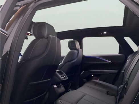 Used 2025 Cadillac Lyriq Luxury RWD image 27