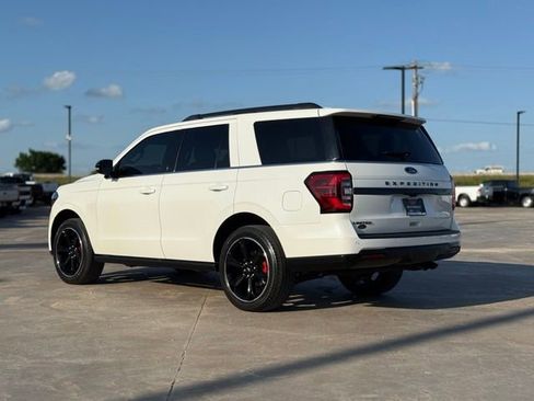 Used 2023 Ford Expedition Limited AWD/4WD image 6