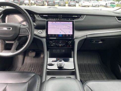Used 2023 Jeep Grand Cherokee L Limited AWD/4WD image 12
