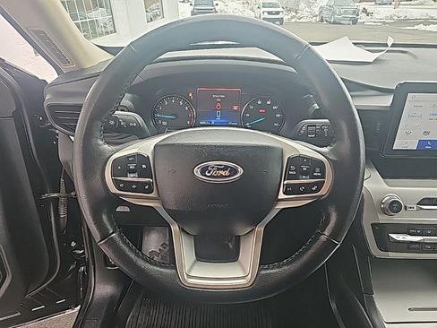 Used 2024 Ford Explorer XLT image 14