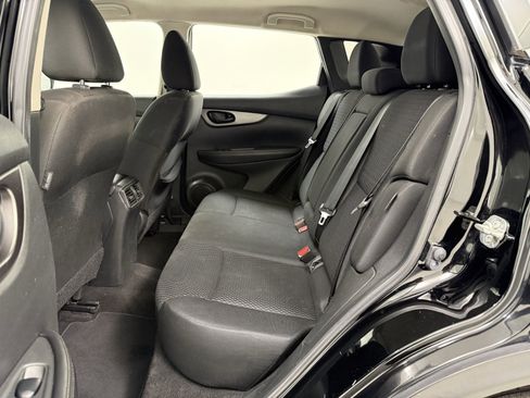 Used 2020 Nissan Rogue Sport S image 14