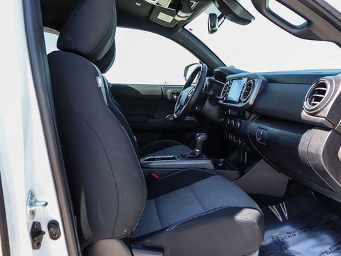 Used 2023 Toyota Tacoma TRD Sport image 17