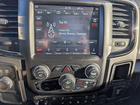 Used 2018 RAM 2500 Laramie w/ Sport Appearance Group AWD/4WD image 25