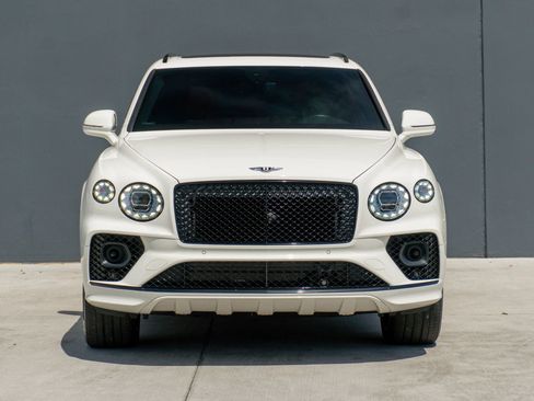 Used 2023 Bentley Bentayga AWD/4WD image 4
