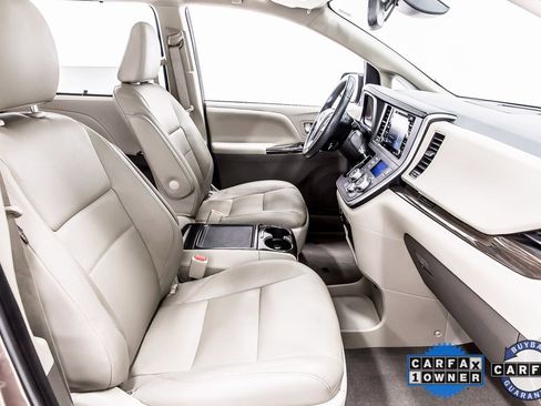Used 2020 Toyota Sienna XLE Premium image 33