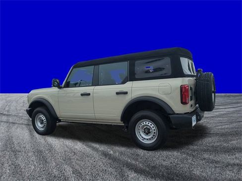 New 2025 Ford Bronco 4-Door image 6