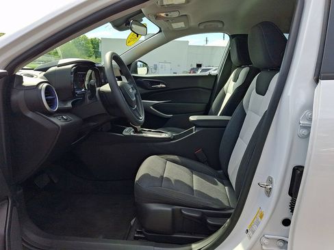 Certified 2024 Chevrolet Trax LS FWD image 13