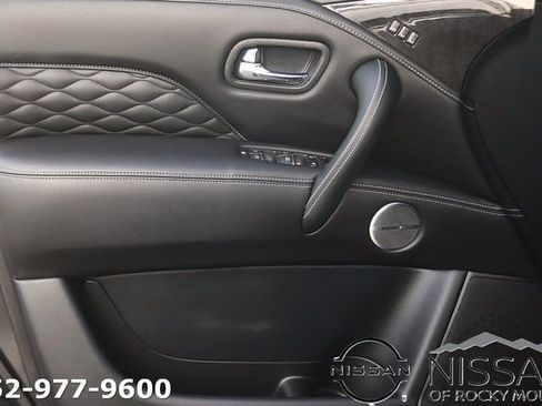 Used 2024 INFINITI QX80 Sensory image 11