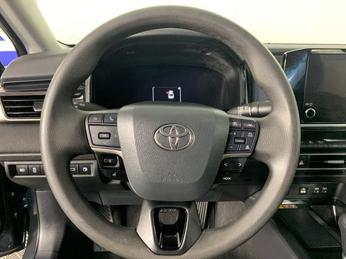 Used 2025 Toyota Camry LE image 22