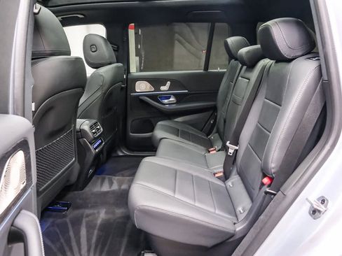 Used 2025 Mercedes-Benz GLS 450 4MATIC image 18