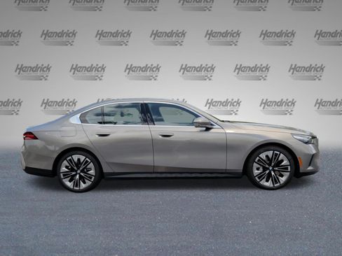 Used 2026 BMW 530i RWD image 6