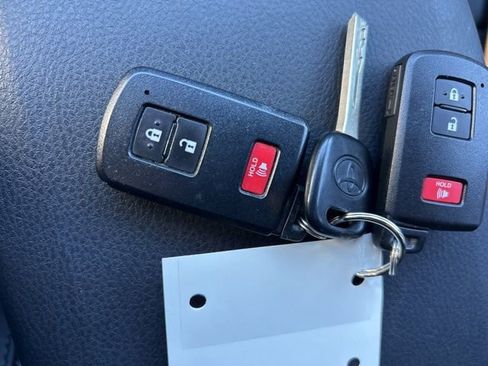 Used 2023 Toyota Tacoma Limited image 23