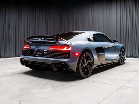 Used 2022 Audi R8 V10 w/ Premium Package RWD image 41
