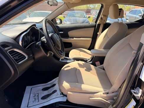 Used 2013 Dodge Avenger SE FWD image 15