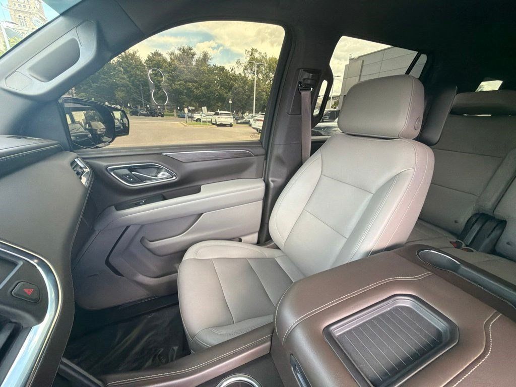 Used 2023 Chevrolet Tahoe Z71 w/ Luxury Package AWD/4WD image 16