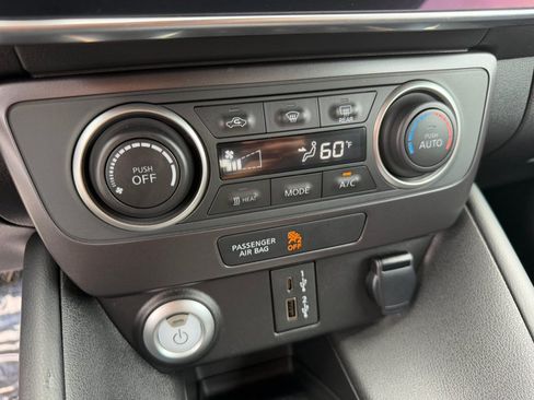 Used 2025 Nissan Leaf S FWD image 25